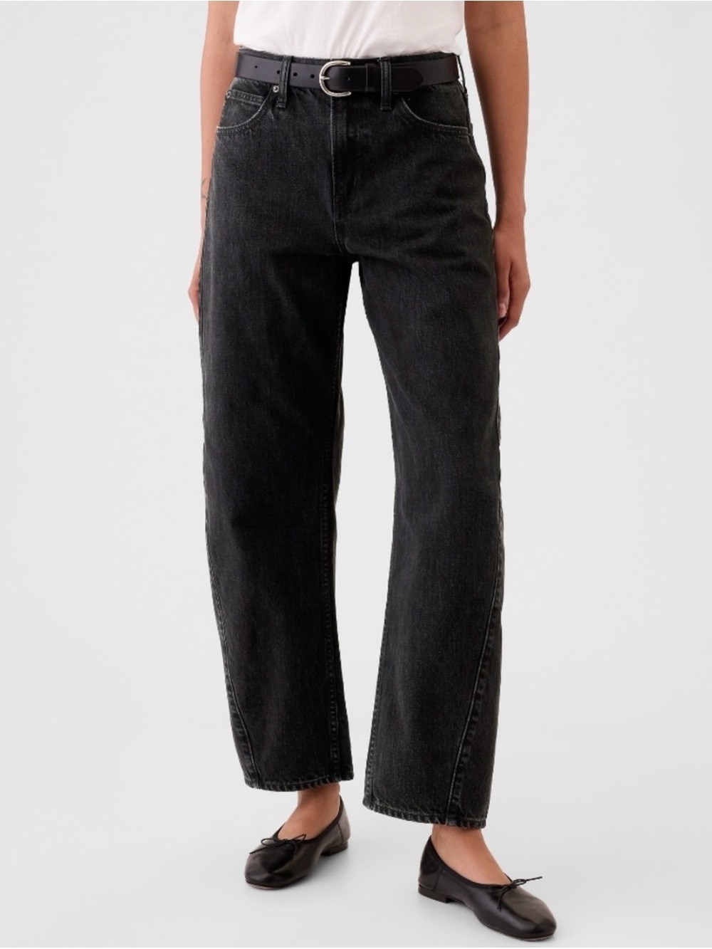 GAP High-Rise Barrell Jeans in Black Wash